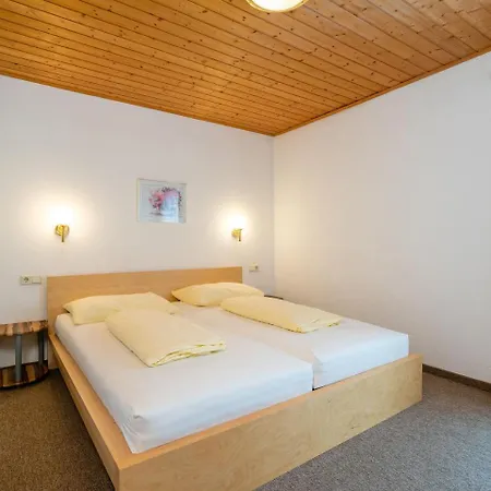 Maurer Small * Flachau